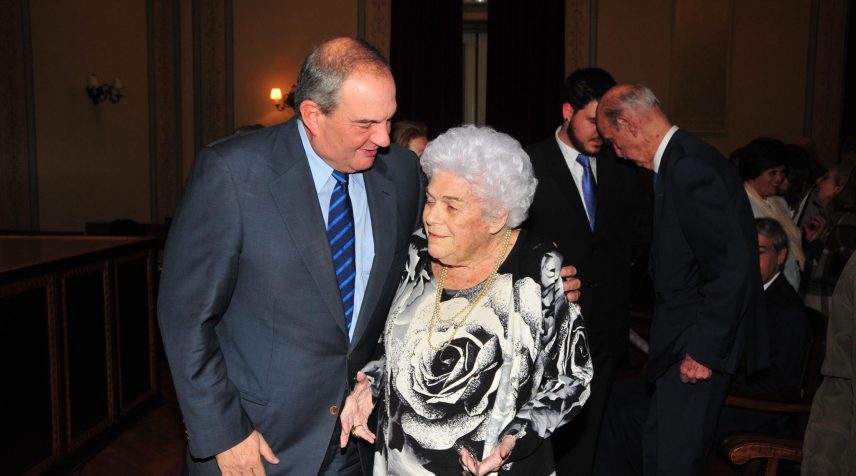 Η Πανελλαδική Οργάνωση Γυναικών ΠΑΝΑΘΗΝΑΙΚΗ, σε συνεργασία με τον «Σύνδεσμο 1974» τίμησαν την κ. Σύλβια Αποστολίδου -Ιωαννίδου, για την προσφορά της στην πατρίδα